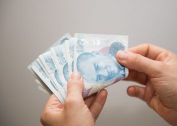 ذوبان الحد الأدنى للأجور في تركيا بنسبة 33%