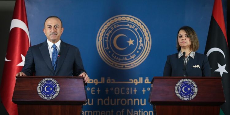 وزير الخارجية التركي يلتقي نظيرته الليبية