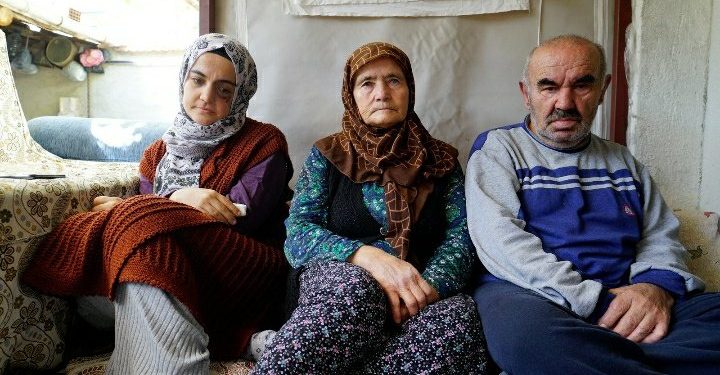 تركيا.. السلطات ترفض إرجاء سجن مريضة سرطان أسرتها في وضع سئ