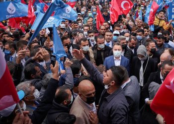 باباجان: أردوغان يلعب في الوقت بدل الضائع