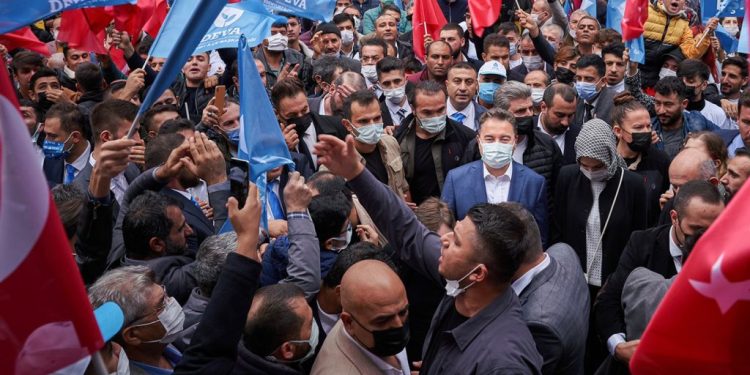 باباجان: أردوغان يلعب في الوقت بدل الضائع