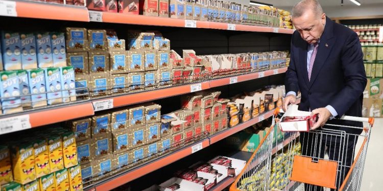 رغم التضخم المرتفع.. أردوغان: الأسعار في متناول الجميع!