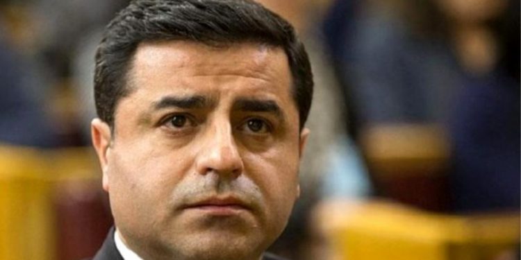 دميرطاش يعلق على محاكمته بتهمة “إهانة الرئيس”