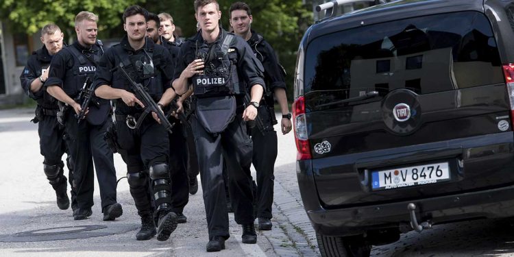 ألمانيا تعتقل مواطنا تركيا بتهمة التجسس على حركة “غولن”