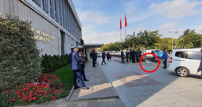 حقيبة أمام مقر عمل عمدة إسطنبول.. هل هي رسالة تهديد؟
