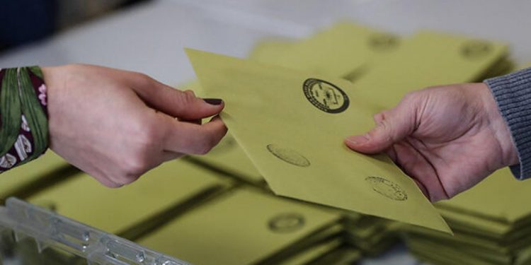 تركيا.. المعارضة تقترب من تجاوز الحزب الحاكم