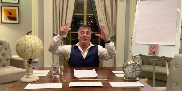 الإمارات تفرض حظرًا على زعيم المافيا التركي