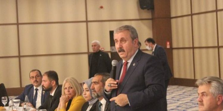 تركيا.. أصغر أحزاب التحالف الحاكم يتبرأ من أخطاء الحكومة