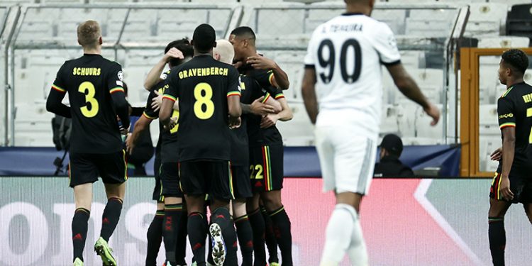 أياكس الهولندي يحرز هدفين في مرمى بشكتاش التركي