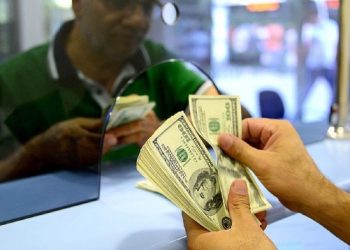 مع تراجع الليرة.. قرار من وزارة المالية التركية لمكاتب الصرافة