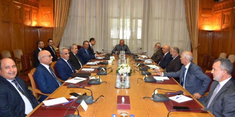 اللجنة العسكرية الليبية تلتقي أمين عام الجامعة العربية