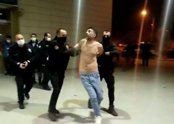 تغريم تركي اعتدى على زوجته بسبب الحجاب 