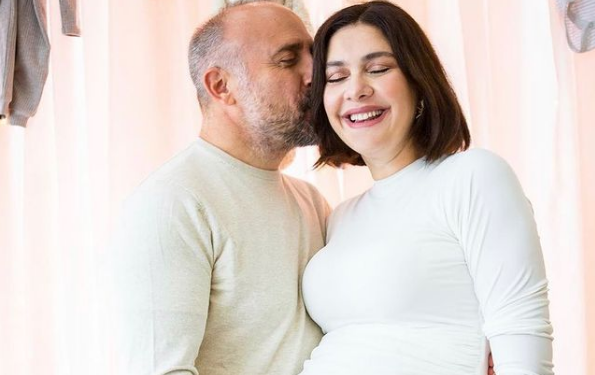 بطل مسلسل “حريم السلطان” يصبح أبًا للمرة الثالثة