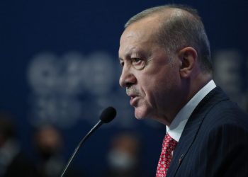هل تراجع أردوغان عن حضور قمة جلاسكو بسبب سيارات موكبه؟