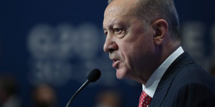 هل تراجع أردوغان عن حضور قمة جلاسكو بسبب سيارات موكبه؟