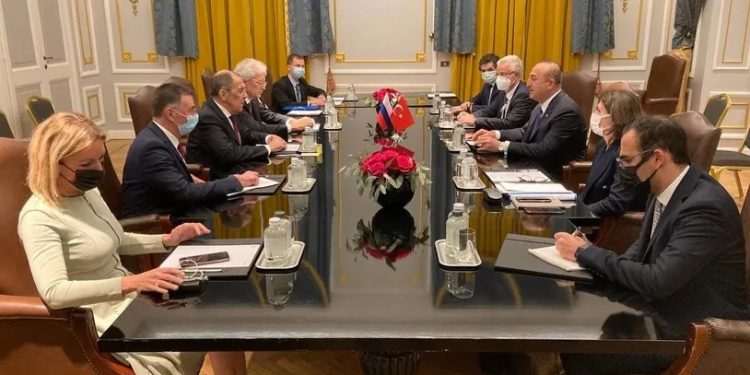 تركيا تطالب أوكرانيا بعدم اقتران اسمها بالطائرات المسيرة!