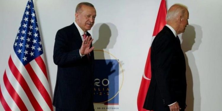 سياسي تركي: أردوغان أنفق 20 مليون دولار لإصلاح العلاقات مع أمريكا