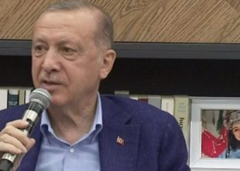 أردوغان فخور بزيادة عدد الجامعات.. والطلاب يردون: أبنية بلا تعليم!