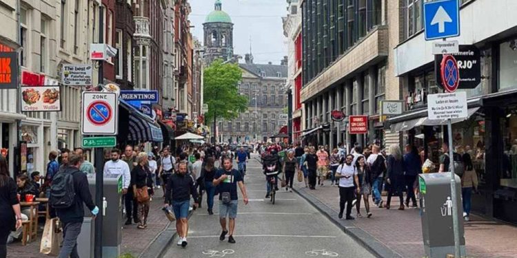 زيادة قياسية في طلبات لجوء الأتراك إلى هولندا