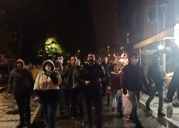 بـ “القدور والمقالي الفارغة”.. أتراك يطالبون أردوغان بالاستقالة