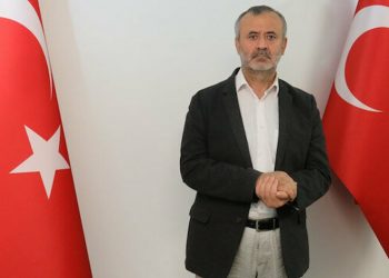 بأول ظهور أمام المحكمة.. أورهان إناندي يروي باكيا تعرضه للتعذيب على مدار 37 يومًا