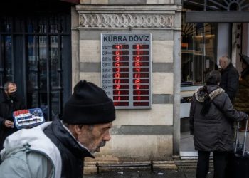 نيويورك تايمز: الأسر التركية لا تستطيع تلبية احتياجاتها الأساسية