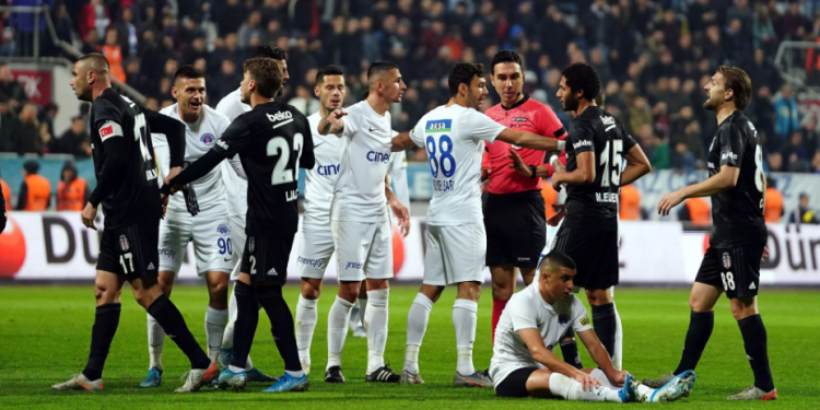 بشكتاش يتعادل مع قاسم باشا على استاد أردوغان