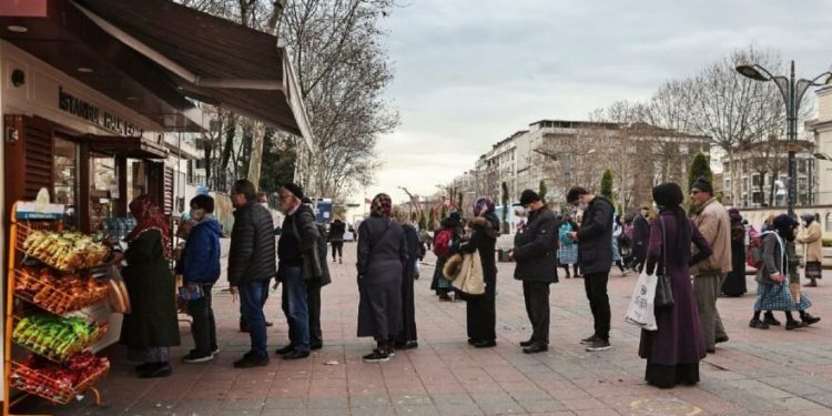 دراسة: واحد من كل 4 أتراك يحصل على الخبز المدعّم