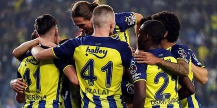 فنربخشة يهزم ريزا سبور بأربع أهداف بدون رد