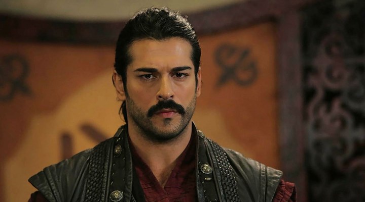 الممثل التركي بوراق أوزجفيت مهدد 4 سنوات