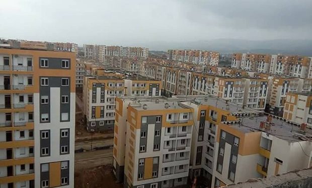 وجه الجمال ووجه التراب