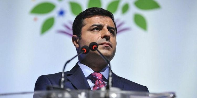 دميرطاش: يجب إجراء انتخابات مبكرة قبل انهيار تركيا بالكامل