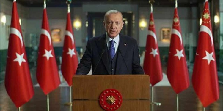 قيادي بالعدالة والتنمية: أردوغان يجاهد الكفار والمسلمون يعتبرونه خليفتهم!