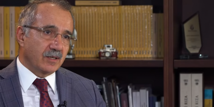 المستشار السابق للرئيس: حركة الخدمة خطر على أردوغان لا تركيا!