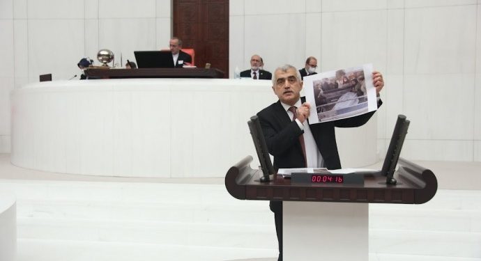 برلماني تركي: “العدالة والتنمية” حزب القمع والشر