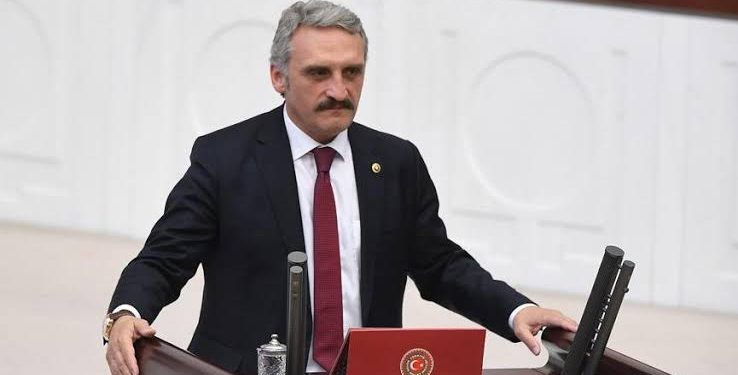 برلماني بالحزب الحاكم يشكك: طوابير الخبز  في تركيا “فيلم”