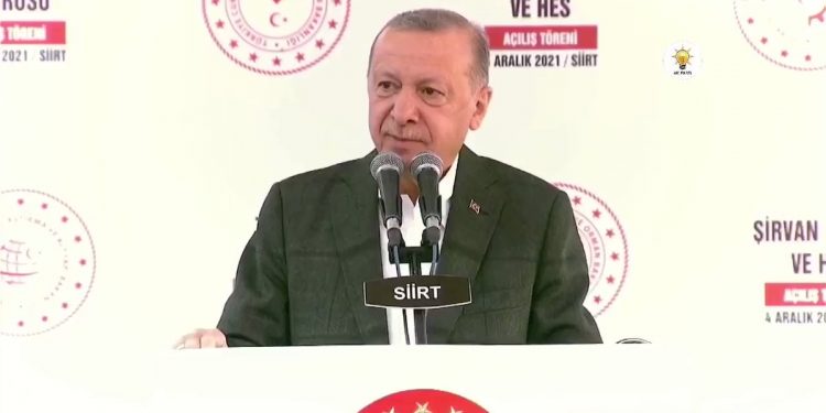أردوغان يعلق على منع زعيم المعارضة من دخول مؤسسة حكومية