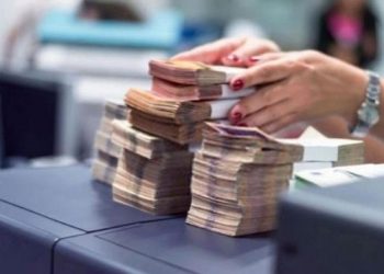 البنوك التركية تشترط علي المقترضين عدم شراء عملة أجنبية!