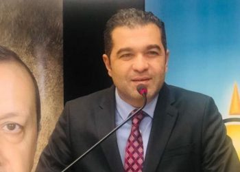 فيديو فاضح يدفع قيادي بالحزب الحاكم للاستقالة