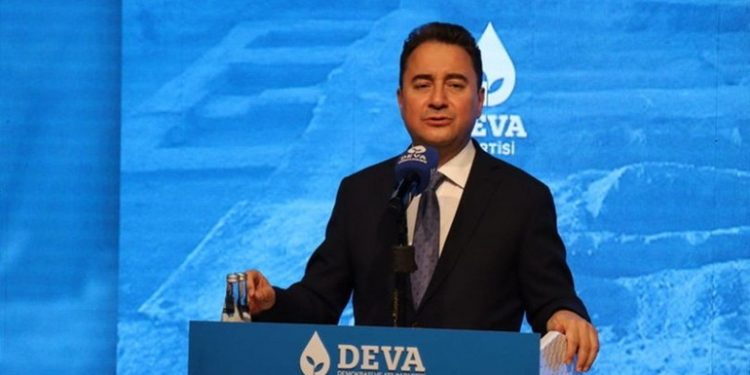 باباجان: أردوغان يطبق نموذجًا اقتصاديًا رديئًا من السبعينيات