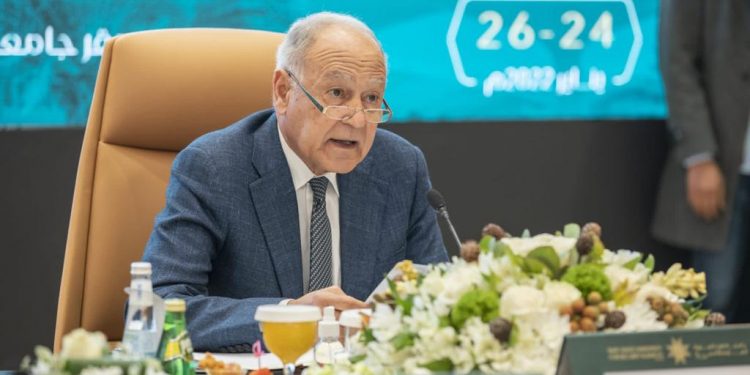 أبو الغيط يترأس أعمال لجنة العمل العربي المشترك في الرياض