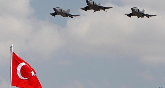 الجيش التركي يقصف أهدافًا لحزب العمال الكردستاني شمالي سوريا