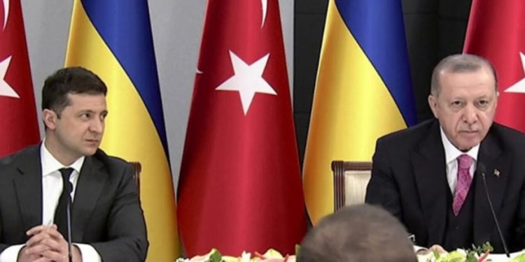 أردوغان يلعب بالنار في أوكرانيا لمصلحة عائلته