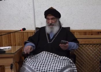 شيخ تركي: من يدخر الدولارات خائن!