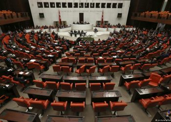 الحكومة التركية تمتنع عن الرد على 7067 مذكرة برلمانية!