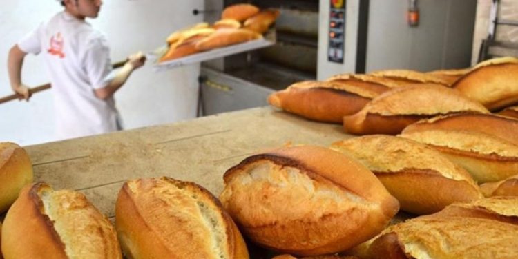 رغيف الخبز في إسطنبول يرتفع إلى 4 ليرات اعتبارًا من فبراير