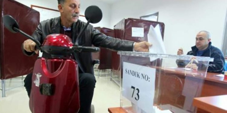 الحزب الحاكم يفوز بالانتخابات في قبرص التركية