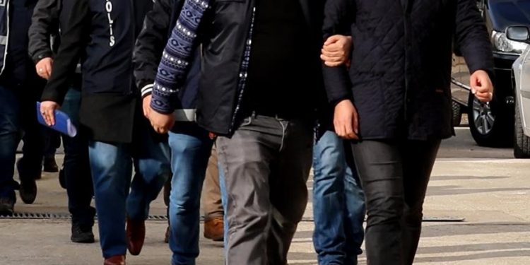 تركيا.. اعتقال عسكريين في الجيش