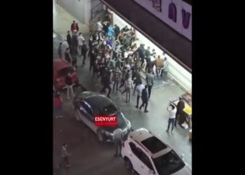 فيديو.. اشتباك بين سوريين وأتراك في إسطنبول