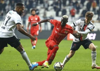 بشكتاش يتعادل سلبيًا مع أنطاليا سبور